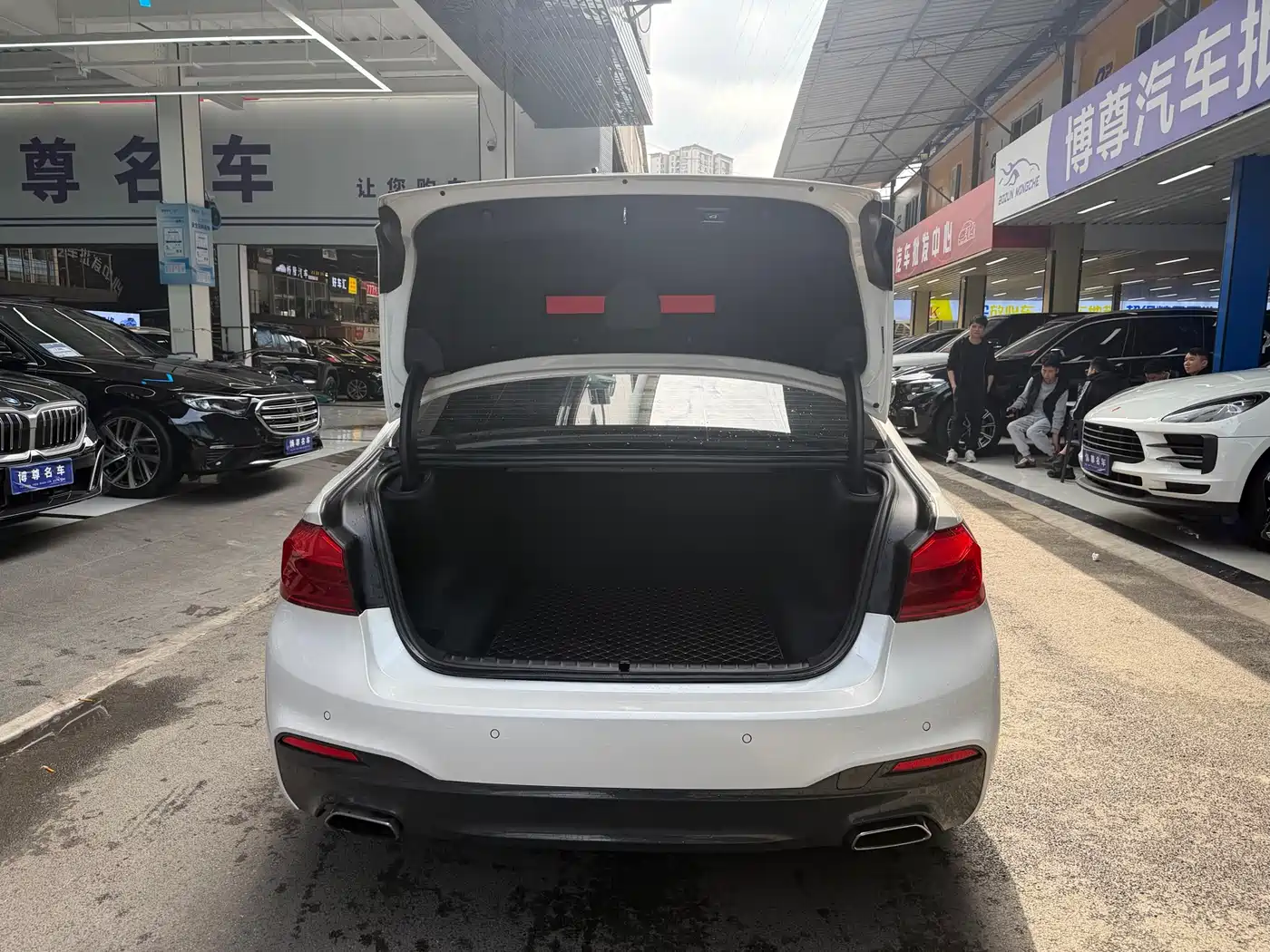 BMW 5 Series 2019 530Li Leading M Sport Package фото 20