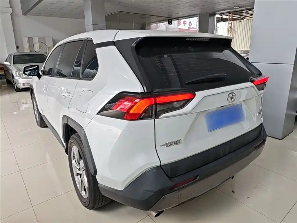 Toyota RAV4 Rongfang 2022 2.0L CVT 2WD Trend Edition фото 5
