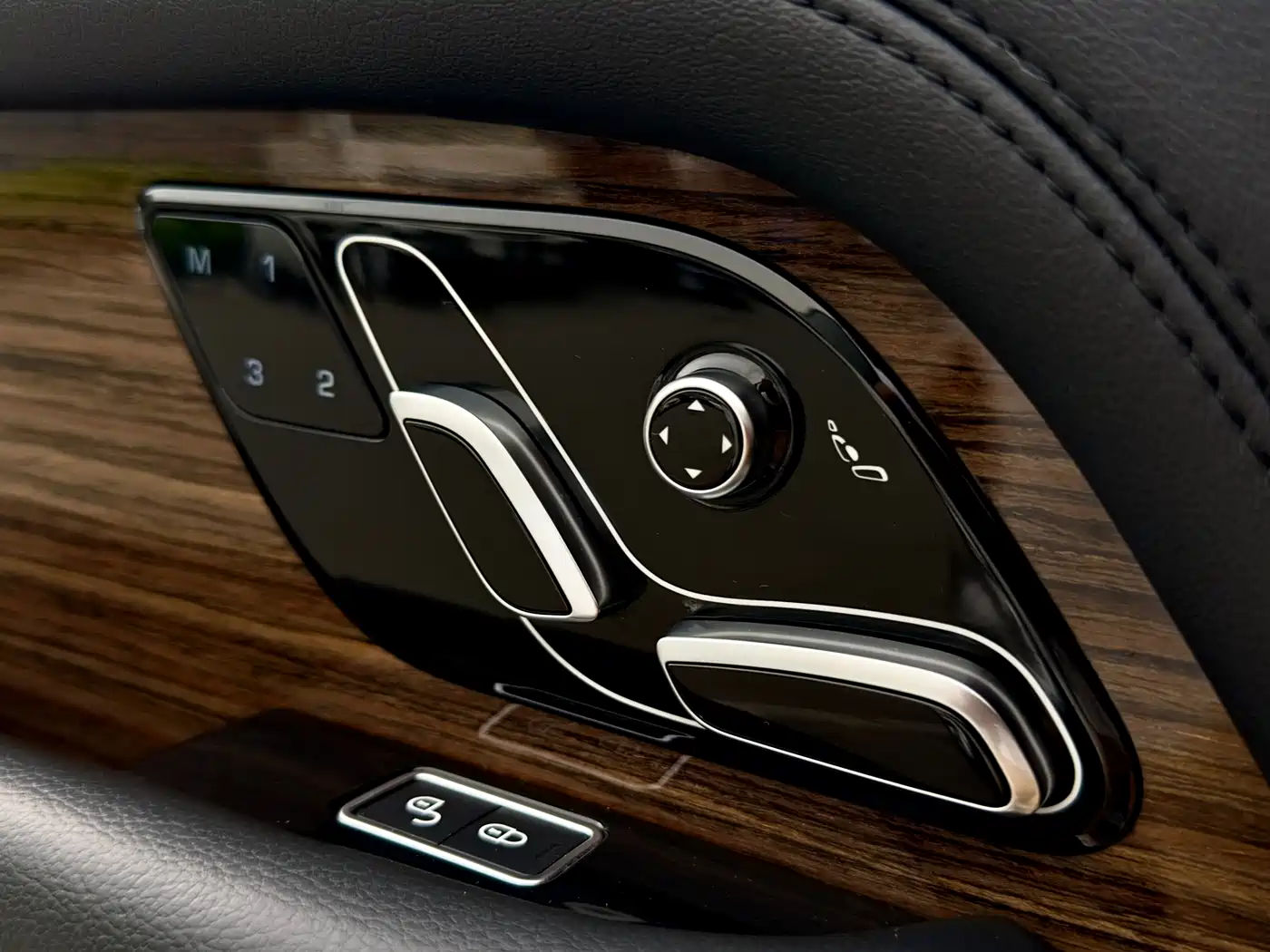 Land Rover Range Rover 2019 3.0 SC V6 Golden Age Edition фото 15