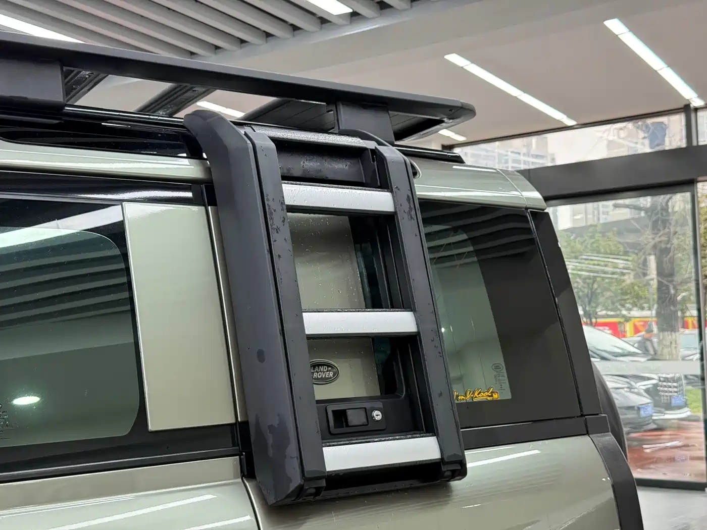 Land Rover Defender 2021 110 P400 X фото 4