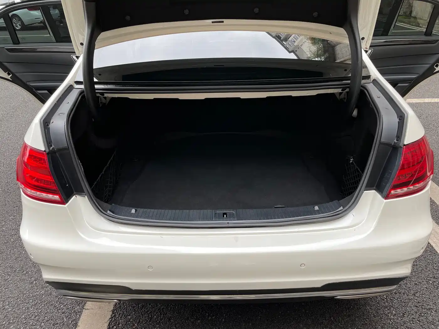 Mercedes-Benz E-Class 2015 E 260 L Sport фото 19