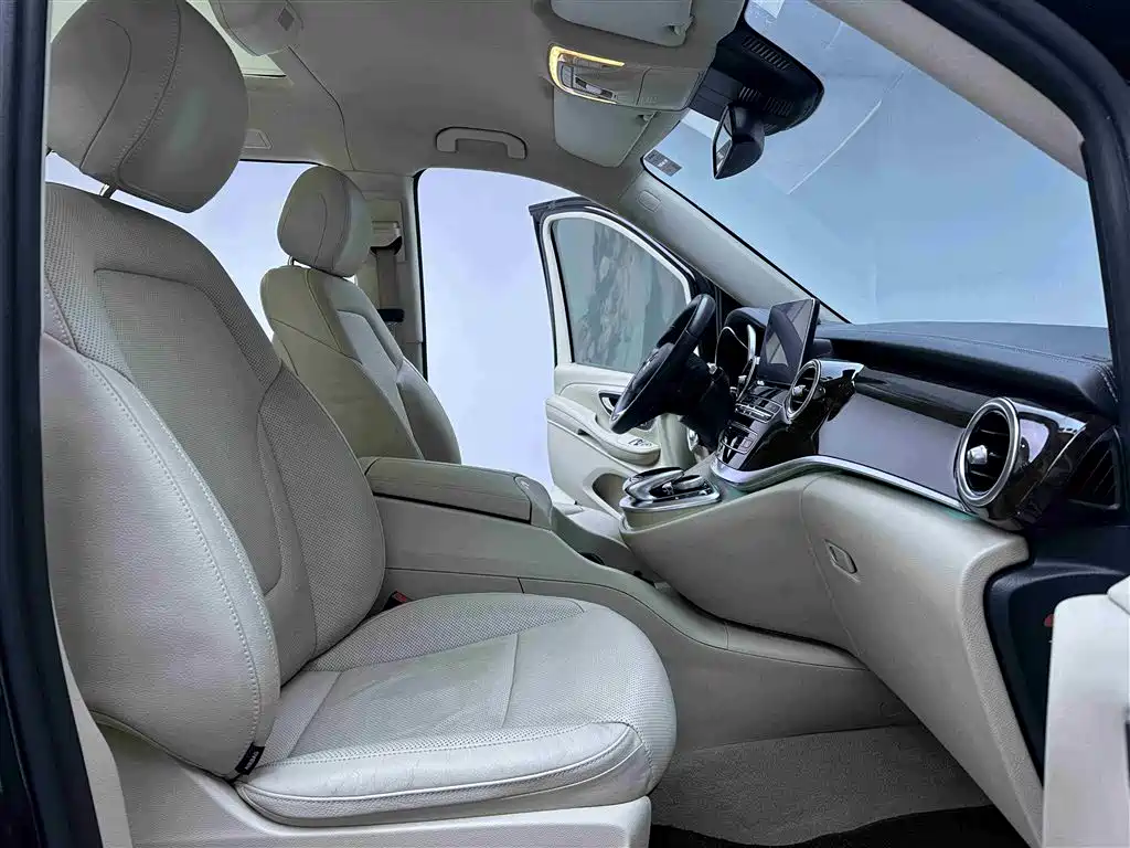 Mercedes-Benz V-Class 2017 Model V 260 Premium Edition фото 8
