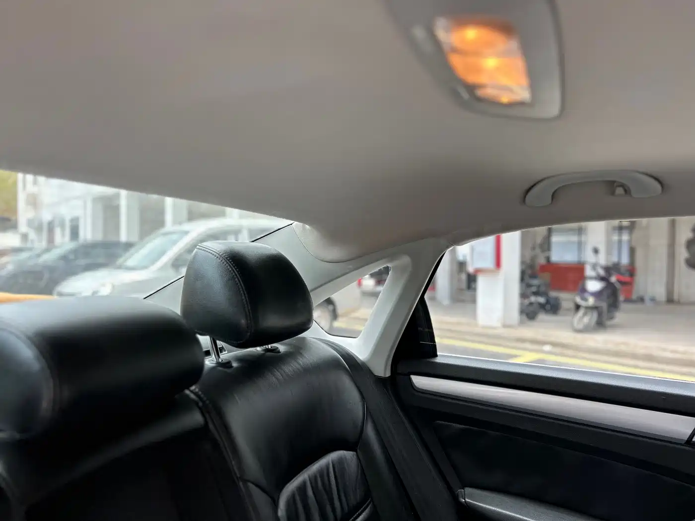 Volkswagen Passat 2014 1.8TSI DSG Luxury Edition фото 26