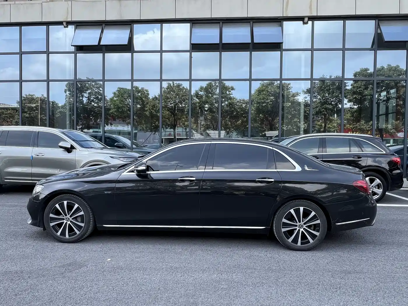 Mercedes-Benz E-Class New Energy 2020 E 300 e L фото 7