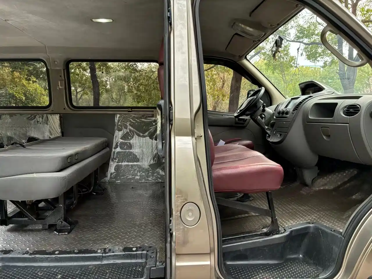 SAIC Maxus Xintu V80 2014 2.5T Aoyun Short Wheelbase Low Roof фото 5