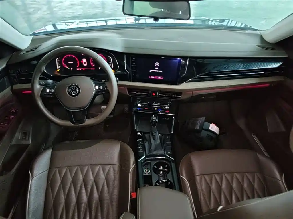 Volkswagen Passat 2020 Facelift 330TSI Luxury China VI фото 10