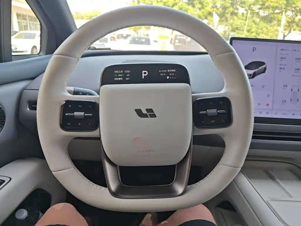 Li Auto i6 2026 2025 2WD Base Model