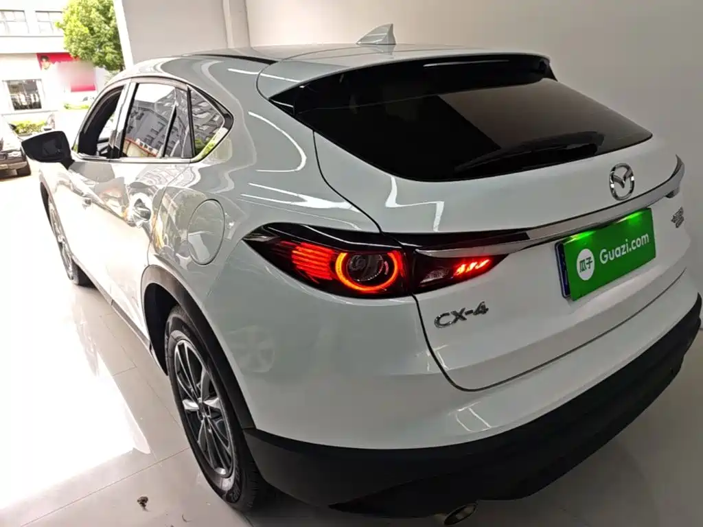 Фото 5 - Mazda CX-4