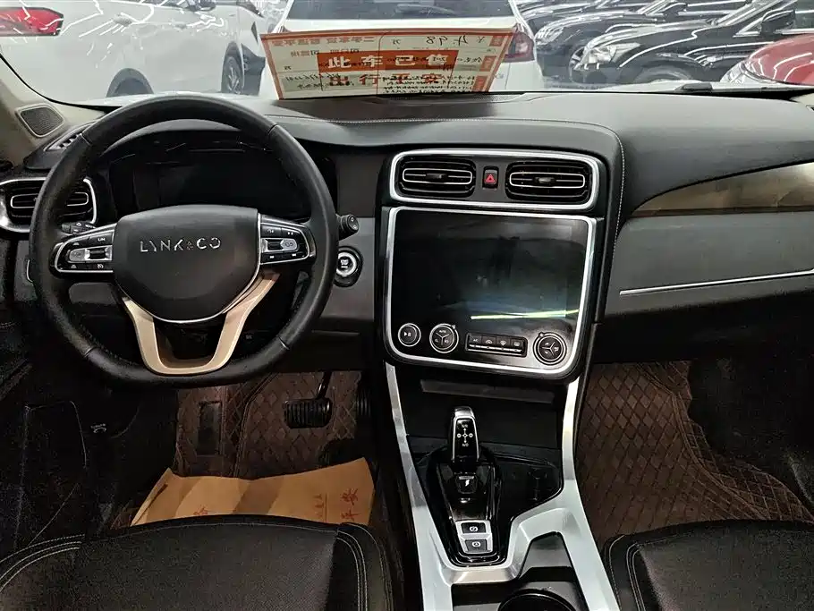 Lynk & Co 01 2017 2.0T 2WD Pro Version фото 12