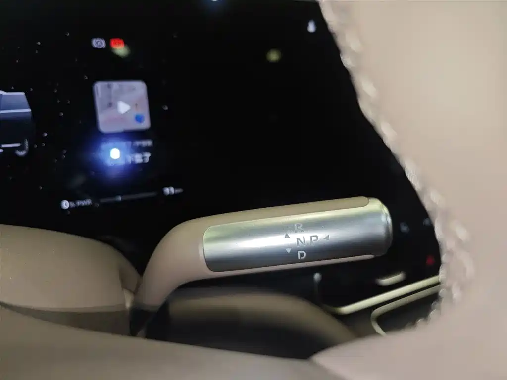 AITO Wenjie AITO M9 2025 Extended Range Ultra 52kWh 6-Seater фото 14