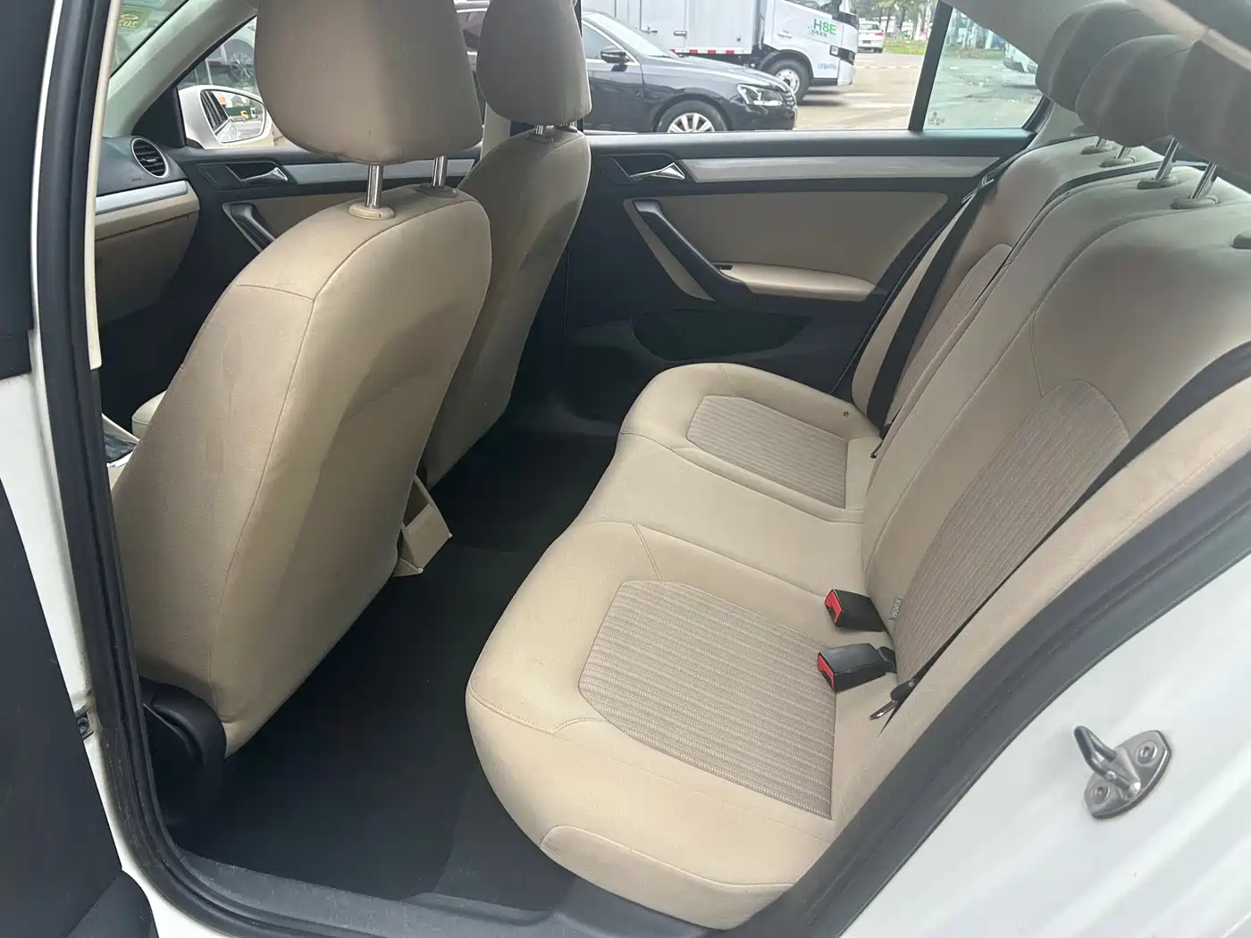 Volkswagen Jetta 2013 1.6L Automatic Comfort фото 12