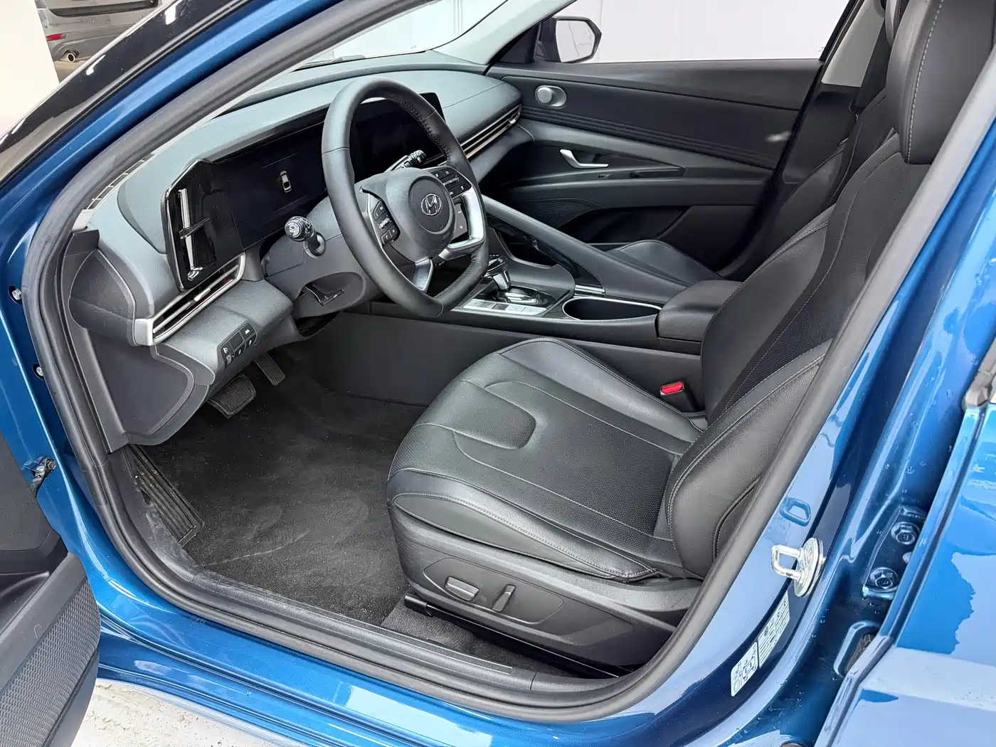 Hyundai Elantra 2021 1.5L CVT TOP Flagship Edition фото 14