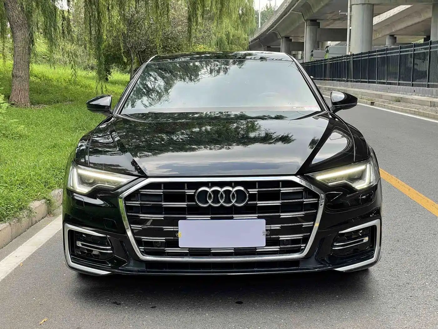 Фото 2 - Audi A6L