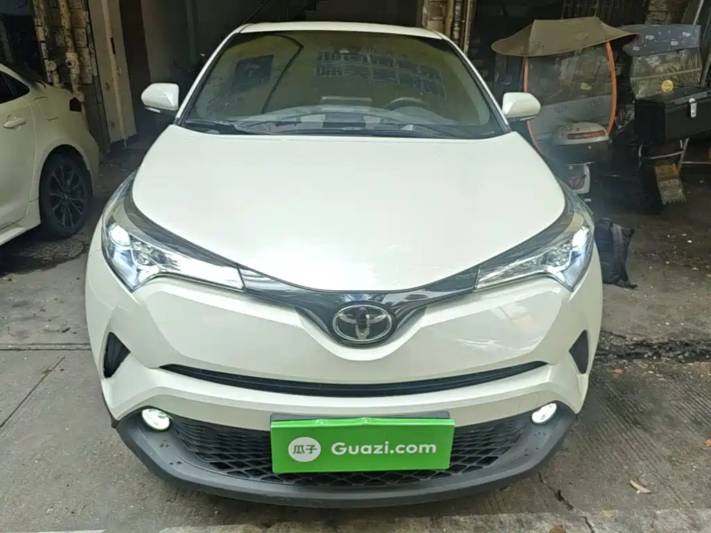 Toyota C-HR 2020 2020 Model 2.0L Leading