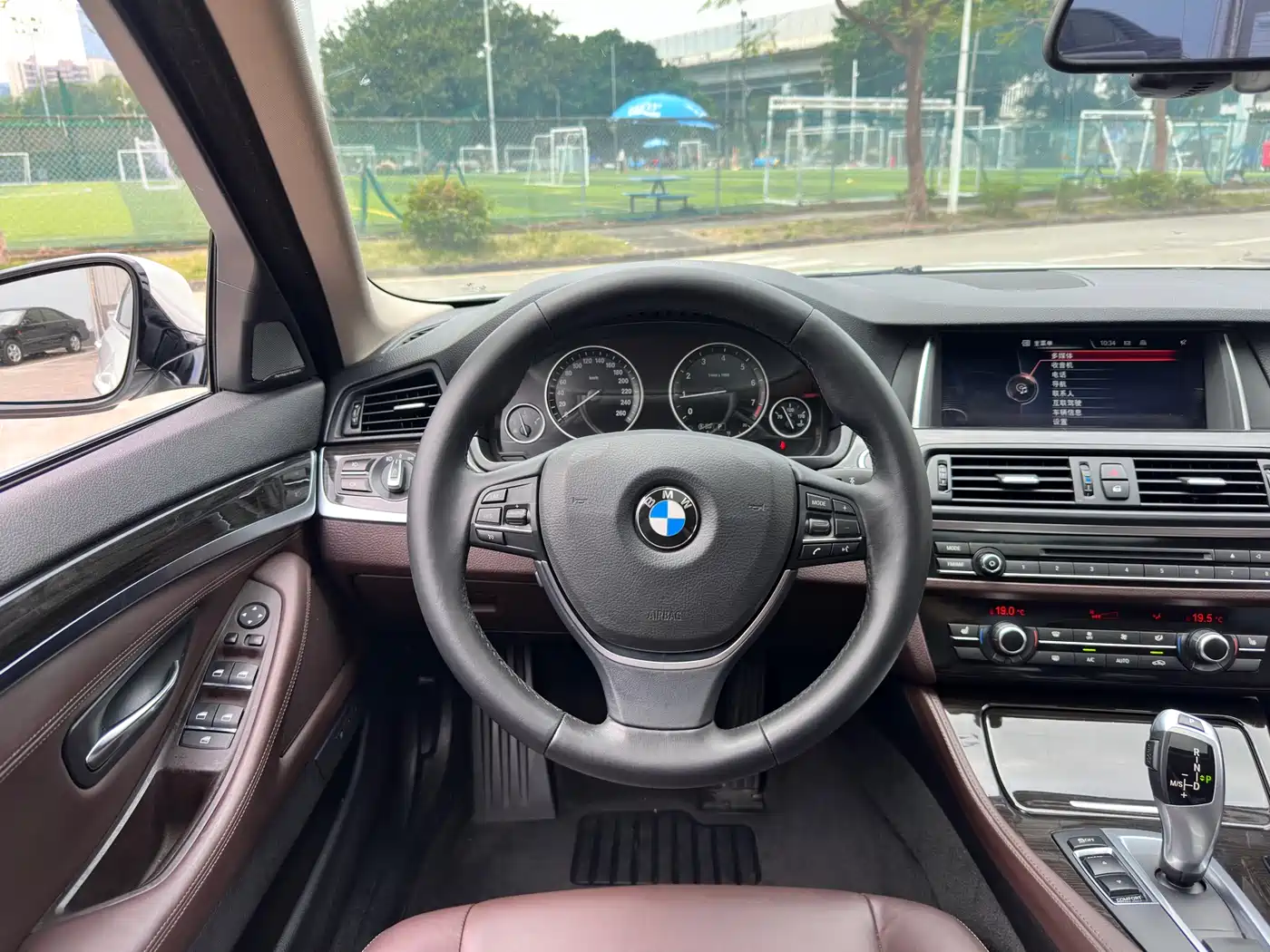 BMW 5 Series 2014 525Li Luxury Design Package фото 18