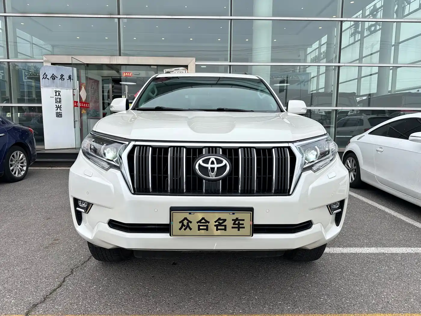 Toyota Prado 2018 3.5L Auto TX-L фото 2