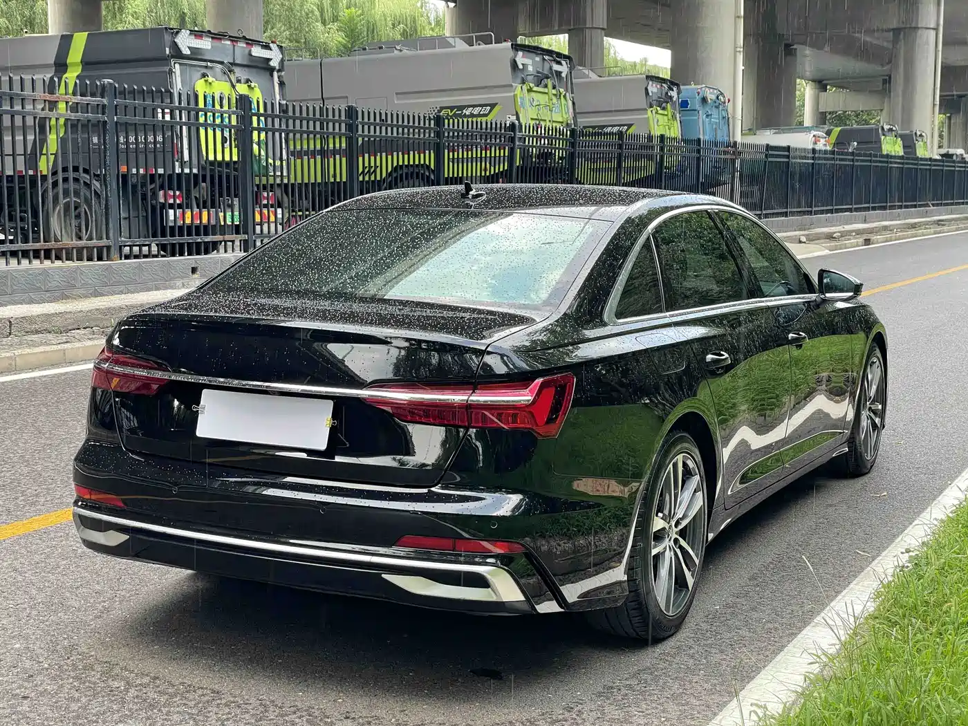 Фото 4 - Audi A6L