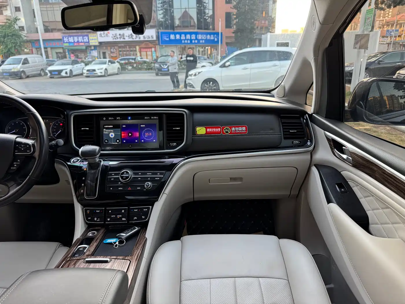 GAC Trumpchi Trumpchi M8 2018 320T Premium Edition фото 17
