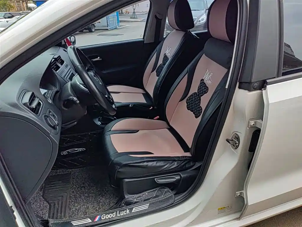 Volkswagen Polo 2016 1.6L Automatic Comfort фото 15