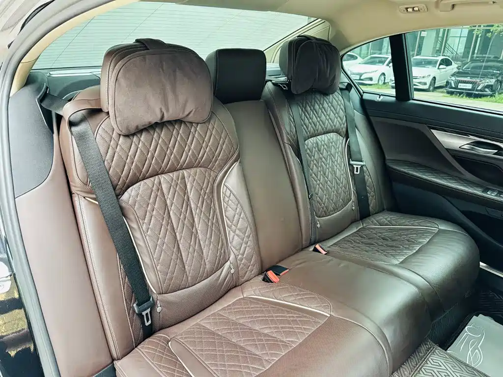 BMW 7 Series, миниатюра 8