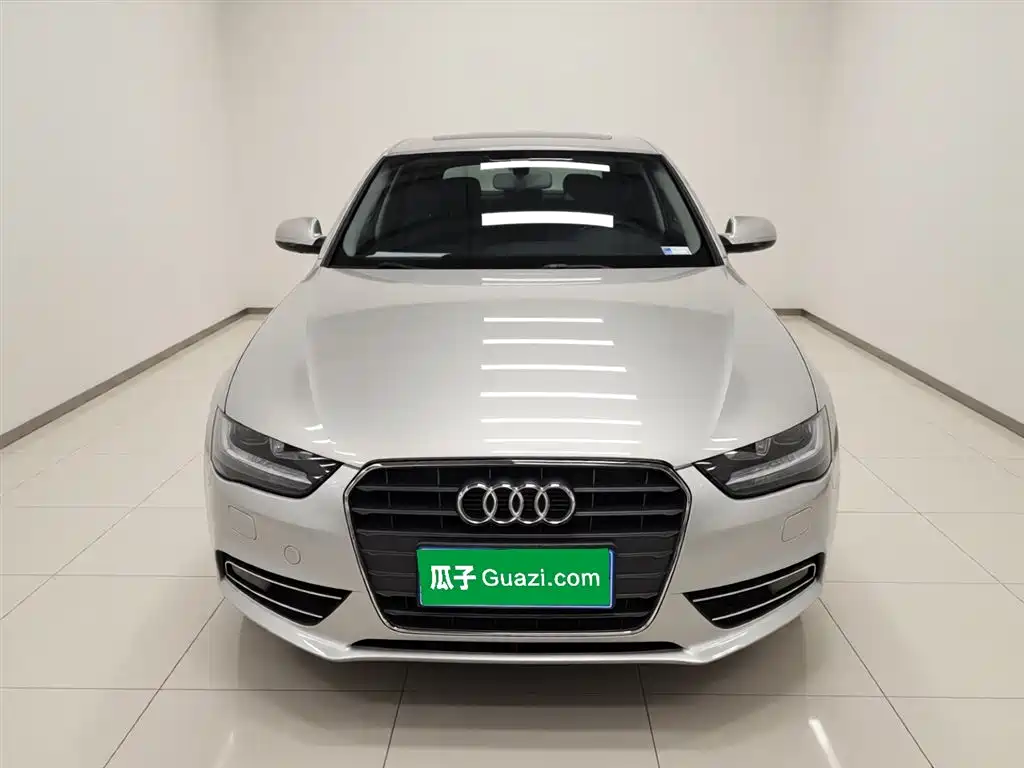 Audi A4L 2015 30 TFSI Auto Comfort фото 3