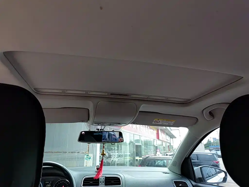 Volkswagen Polo 2016 1.6L Automatic Comfort фото 18
