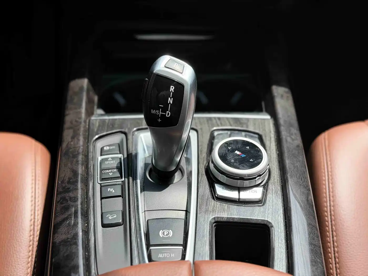 BMW X5 (Import) 2018 xDrive35i Elegant Model фото 12