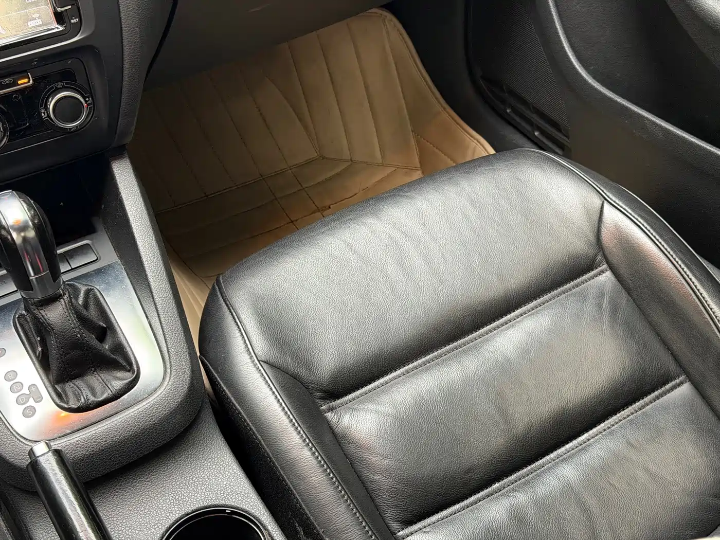 Photo 5 - Volkswagen Sagitar