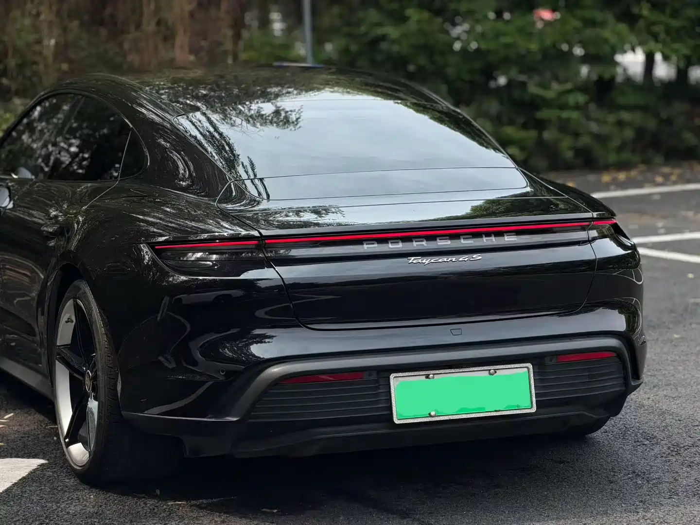 Фото 4 - Porsche Taycan