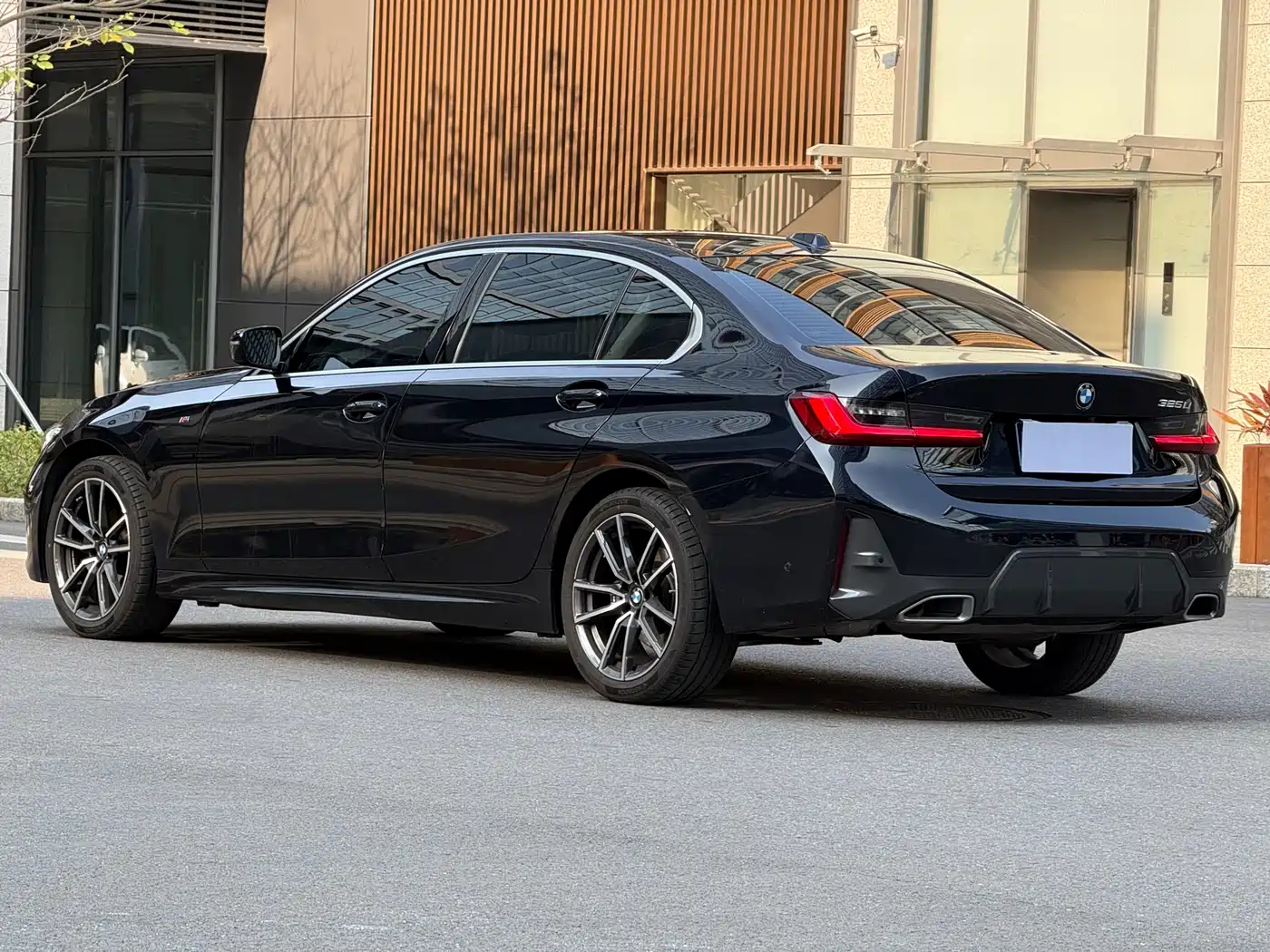 BMW 3 Series 2023 325Li M Sport Package фото 6