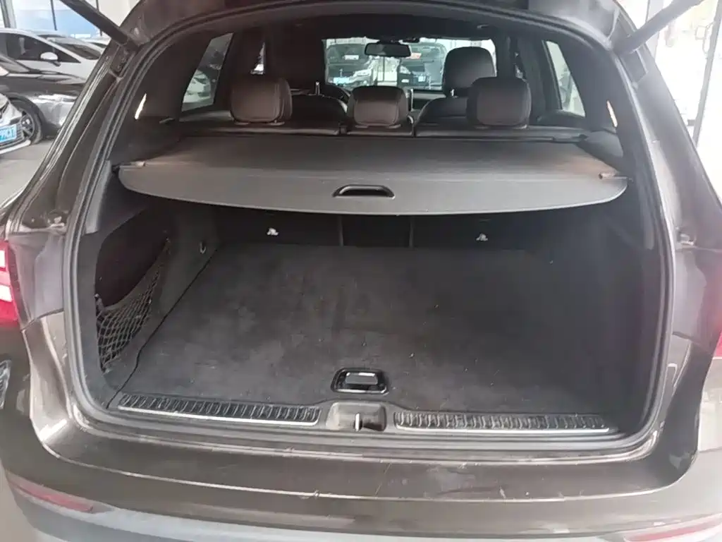 Photo 19 - Mercedes-Benz GLC
