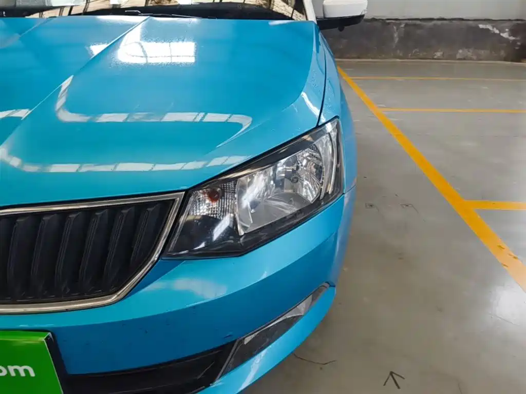 Škoda Fabia 2015 1.4L Automatic Pioneer Edition фото 24