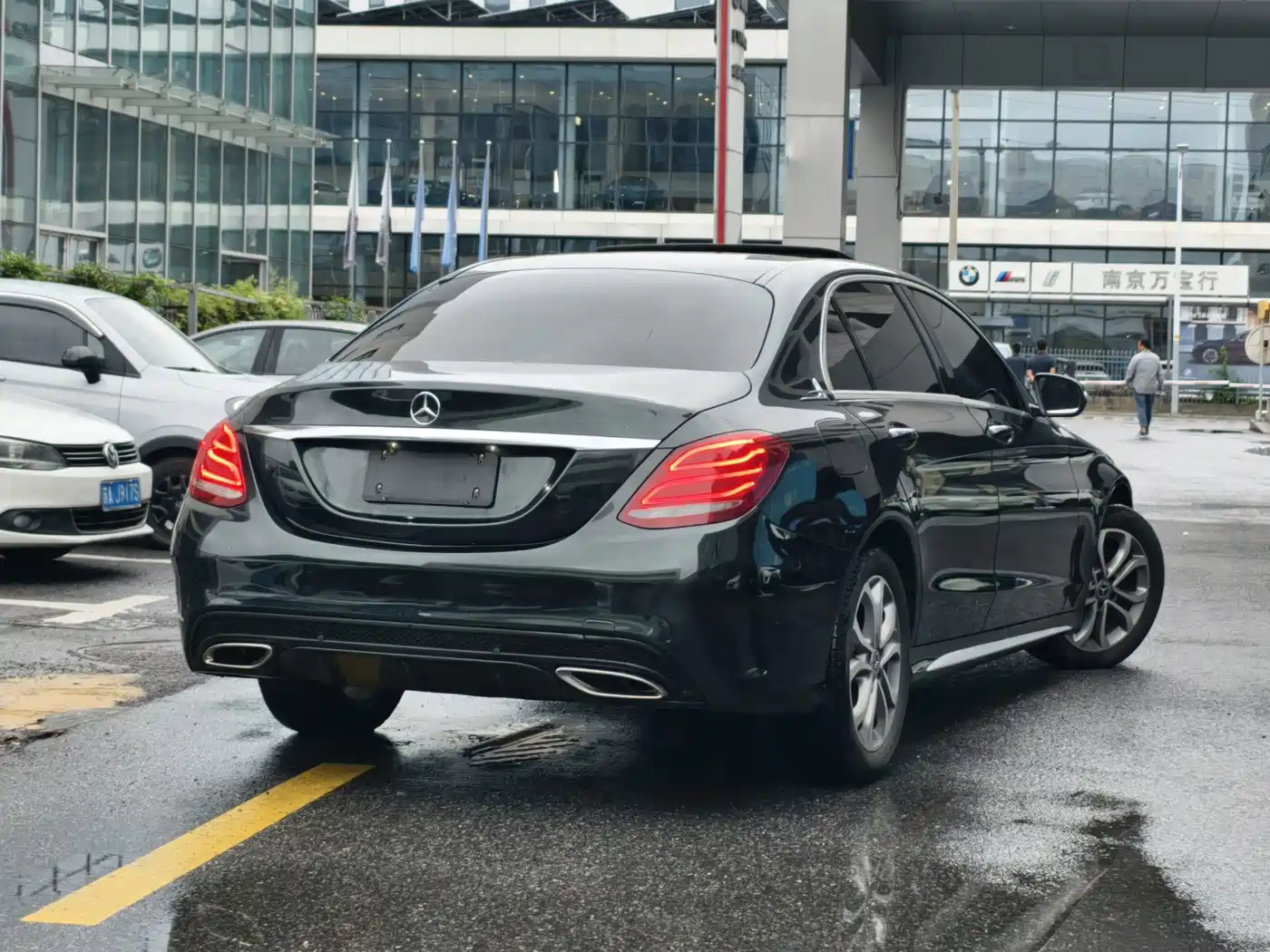 Photo 2 - Mercedes-Benz C-Class