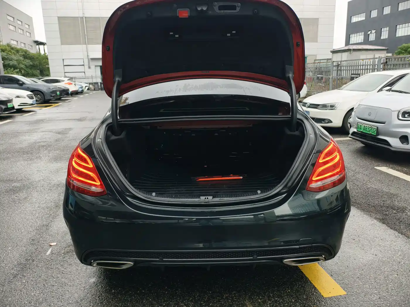 Photo 6 - Mercedes-Benz C-Class