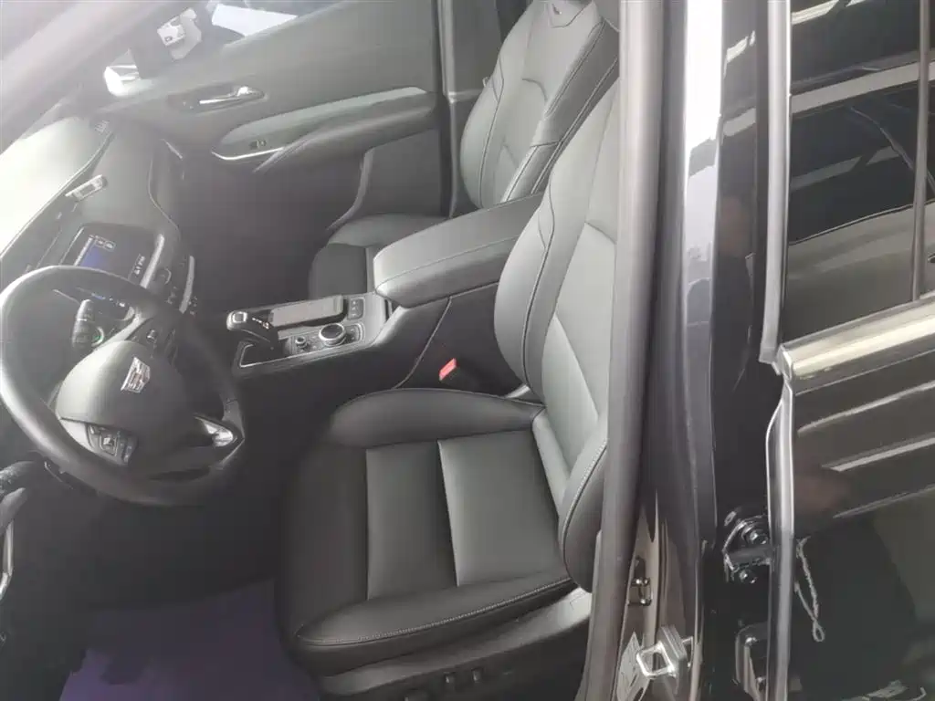 Cadillac XT4 2018 Model 28T 4WD Leading фото 15