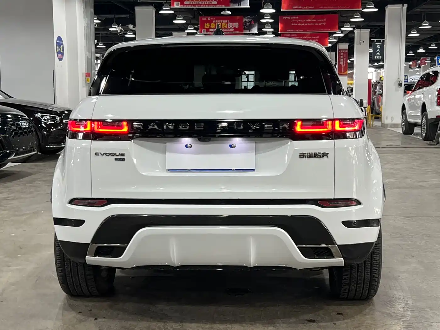 Land Rover Range Rover Evoque 2021 Range Rover Evoque L 249PS R-Dynamic S Performance Edition фото 4