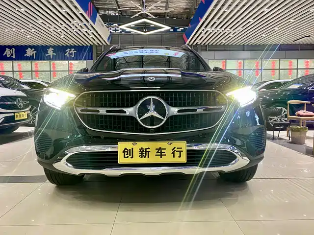 MERCEDES-BENZ GLC