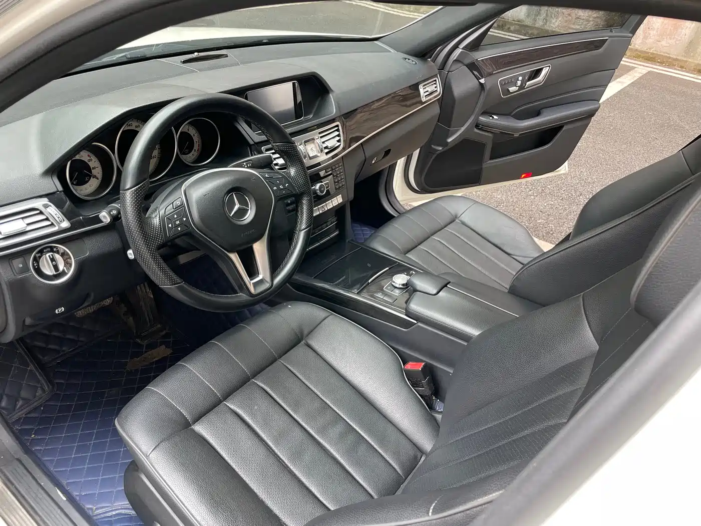 Mercedes-Benz E-Class 2015 E 260 L Sport фото 11