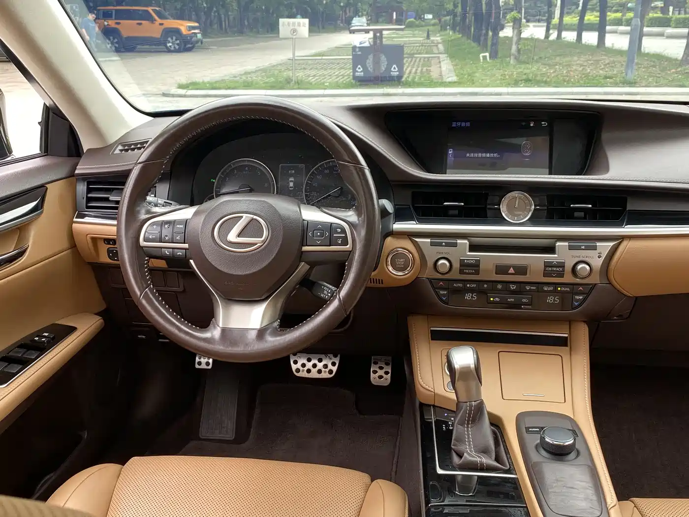 Lexus ES 2015 200 Elite Edition фото 10