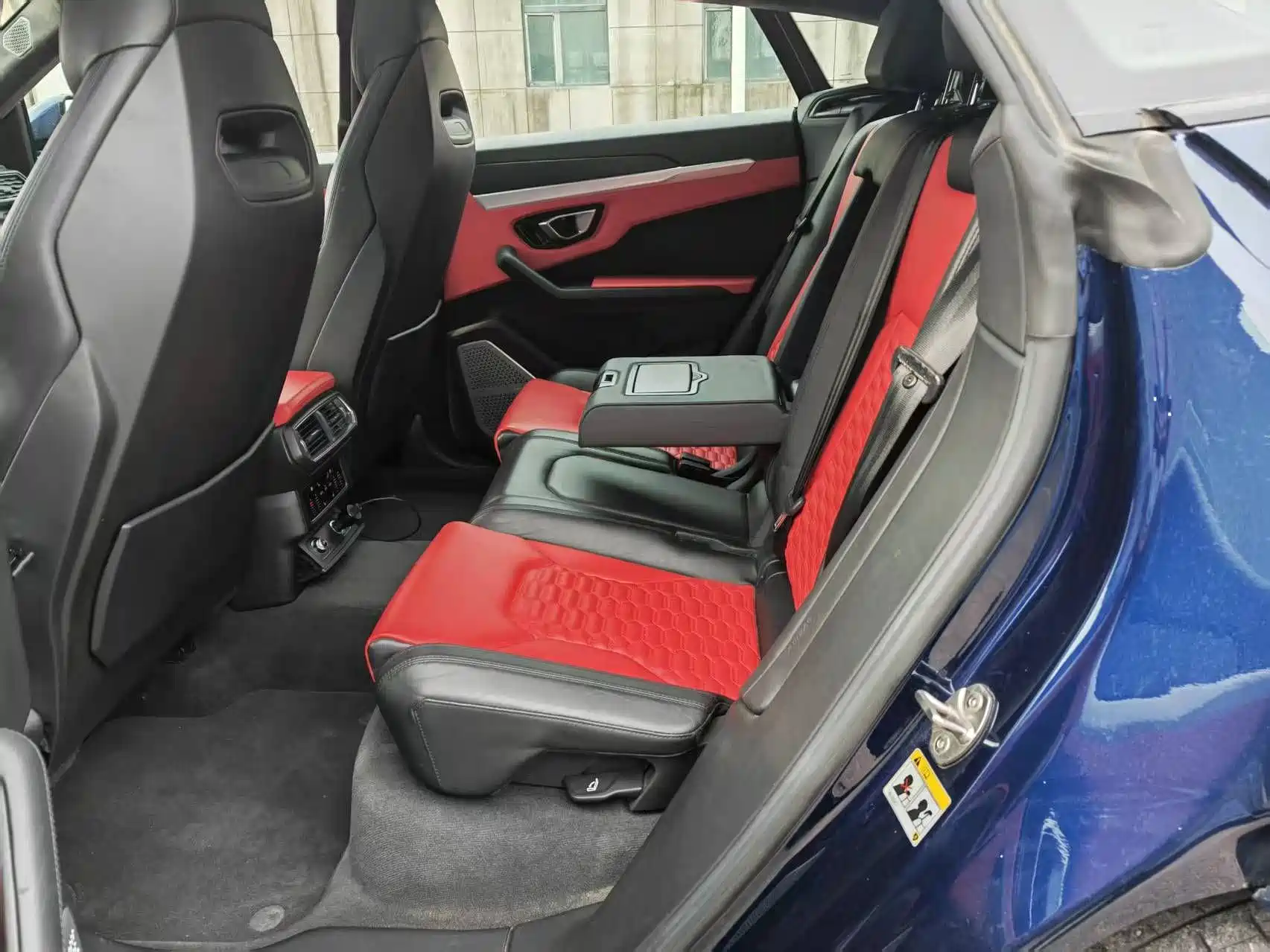 Фото 5 - Lamborghini Urus
