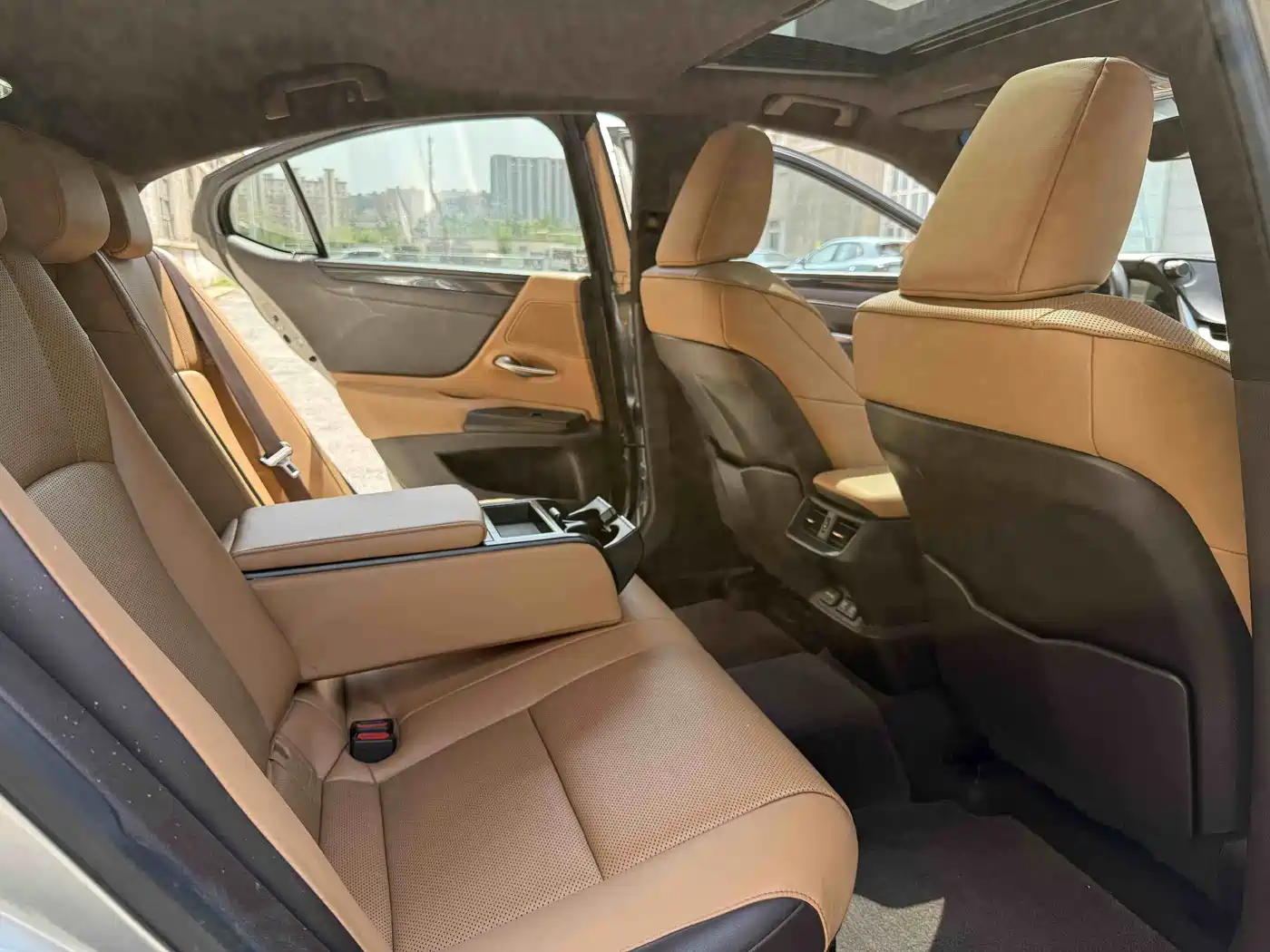 Lexus ES 2018 300h Excellence Edition China V фото 17