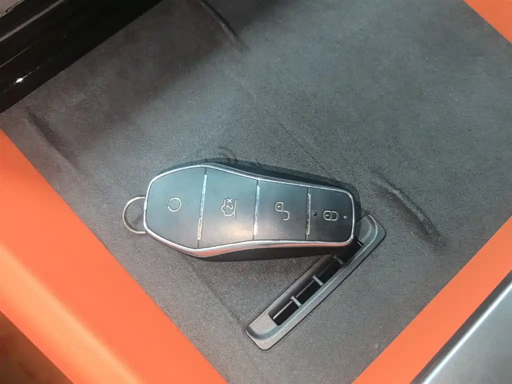 BYD Tang L 2025 DM 175KM Drone Player Edition фото 9