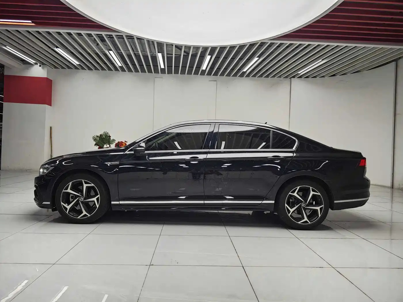 Volkswagen Magotan 2023 2 Million Units Anniversary Edition 330TSI DSG Leading Type фото 2