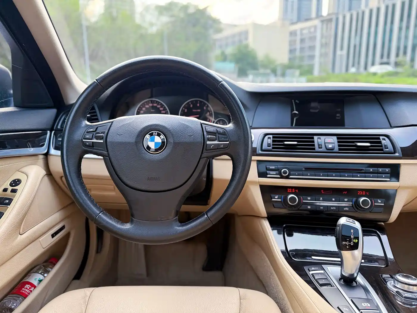 BMW 5 Series 2013 525Li Leadership фото 15