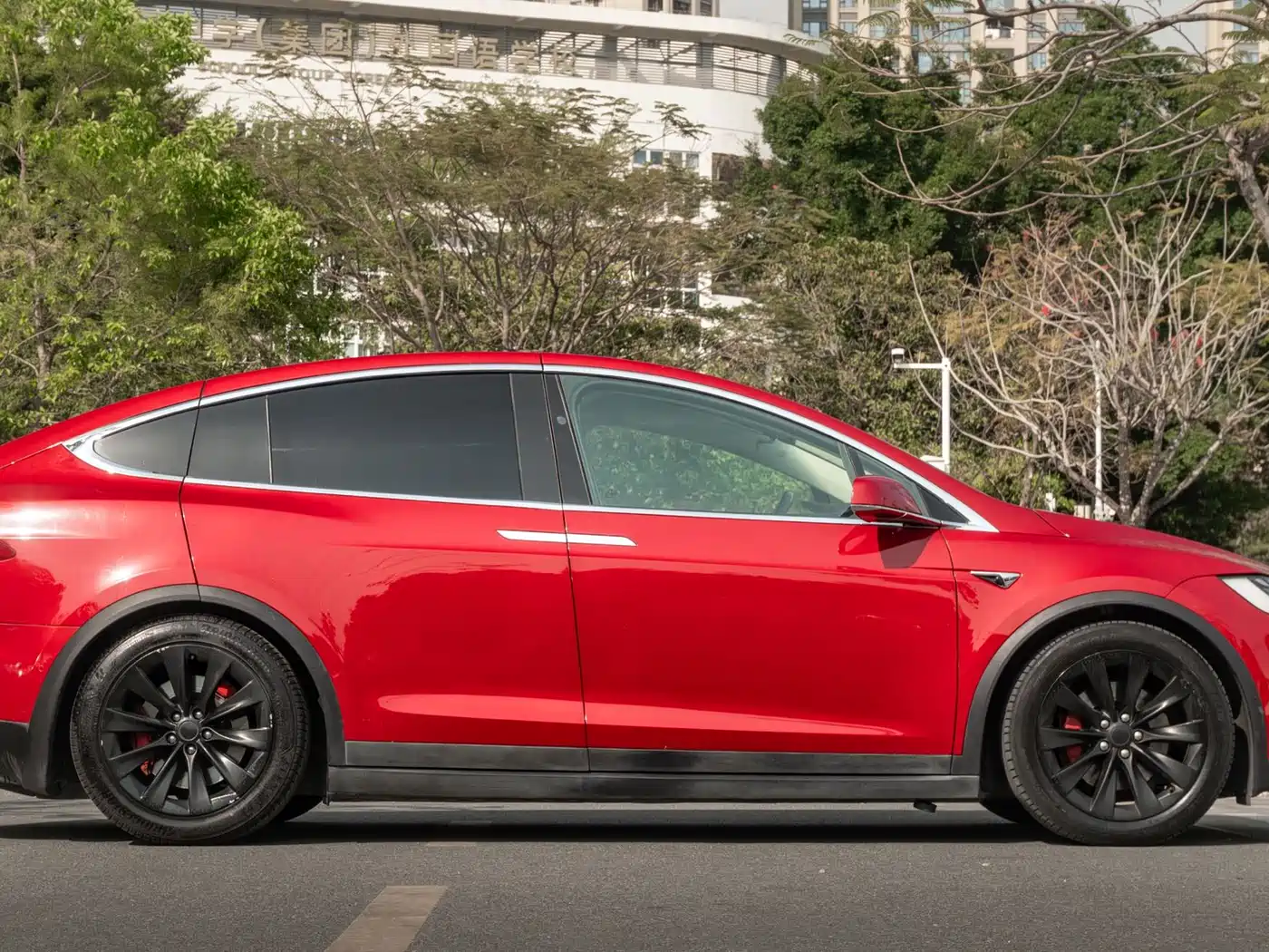 TESLA MODEL X