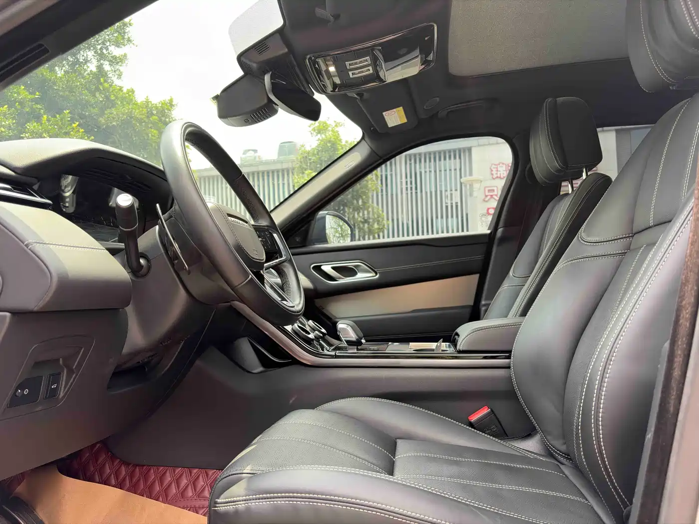 Land Rover Range Rover Velar 2023 250PS Gloss Black Collector's Edition фото 8