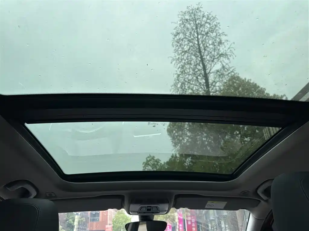 BMW 2 Series Touring 2019 218i Leading фото 9