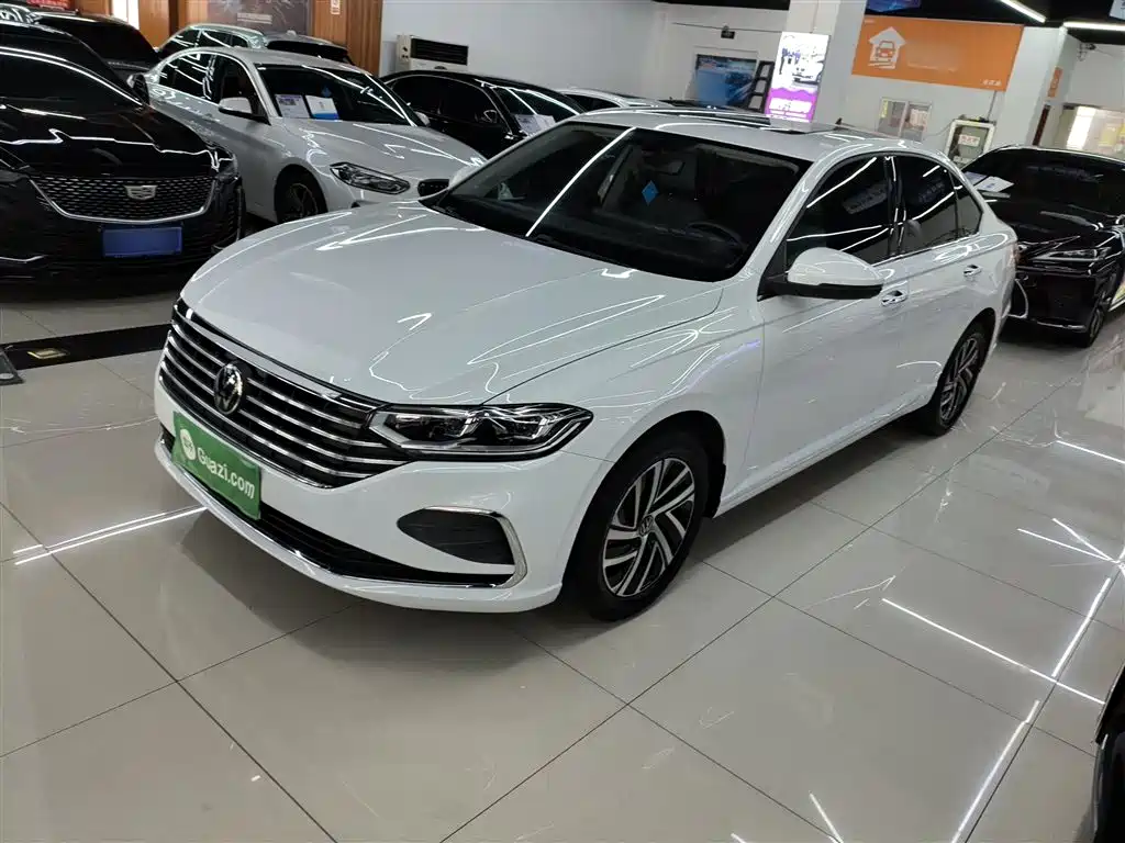 Volkswagen Lavida 2023 1.5L Auto Luxury Edition фото 2