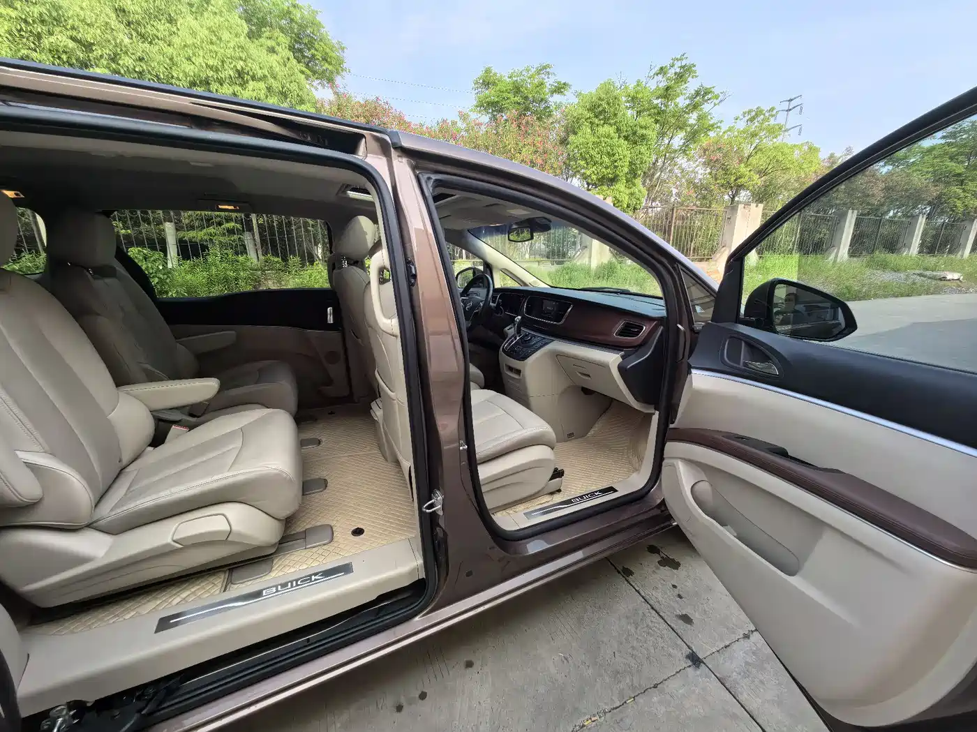 Buick GL8 2018 28T Premium Model China VI фото 26
