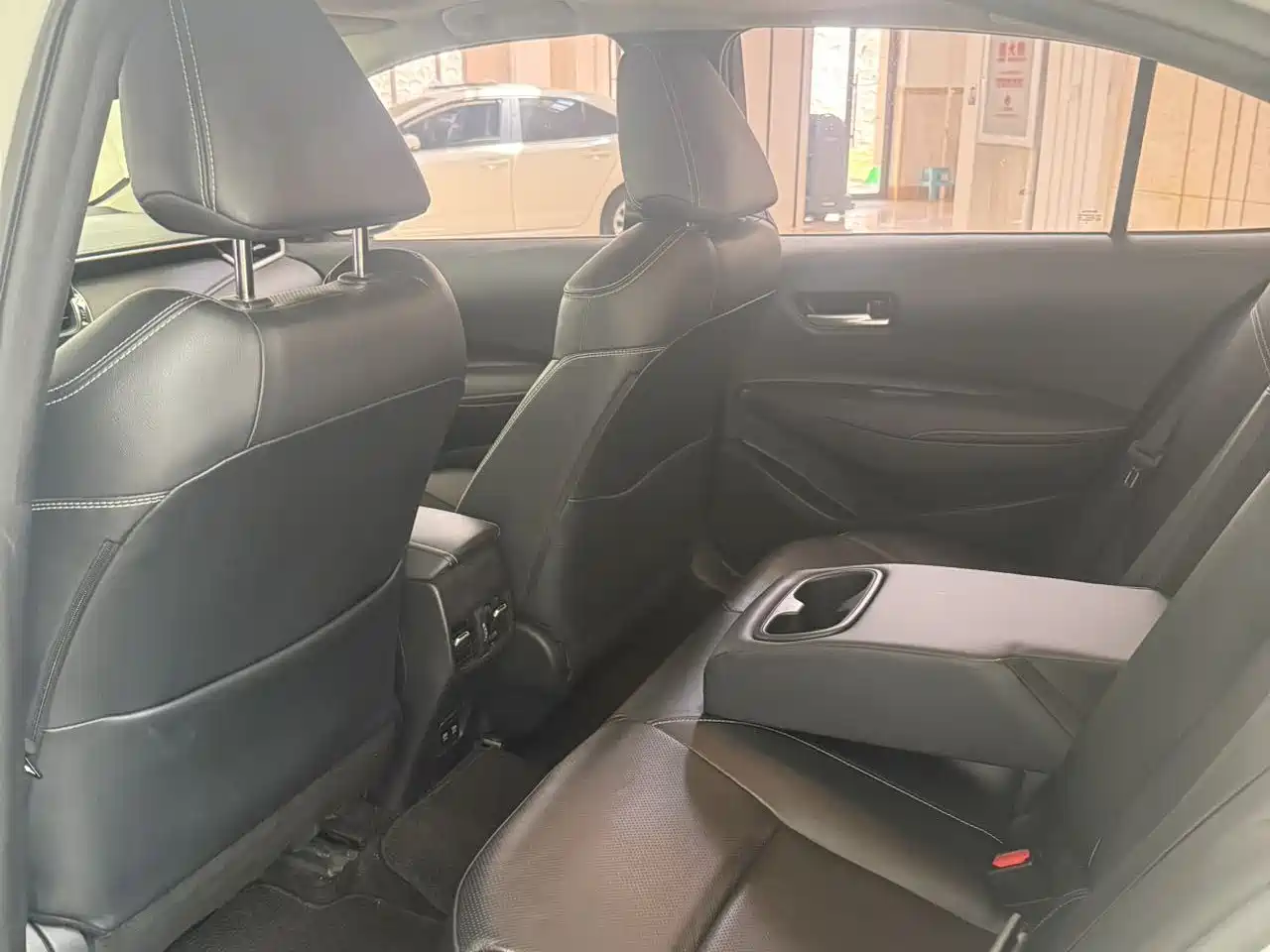Toyota Corolla 2021 1.2T S-CVT Luxury Edition фото 15